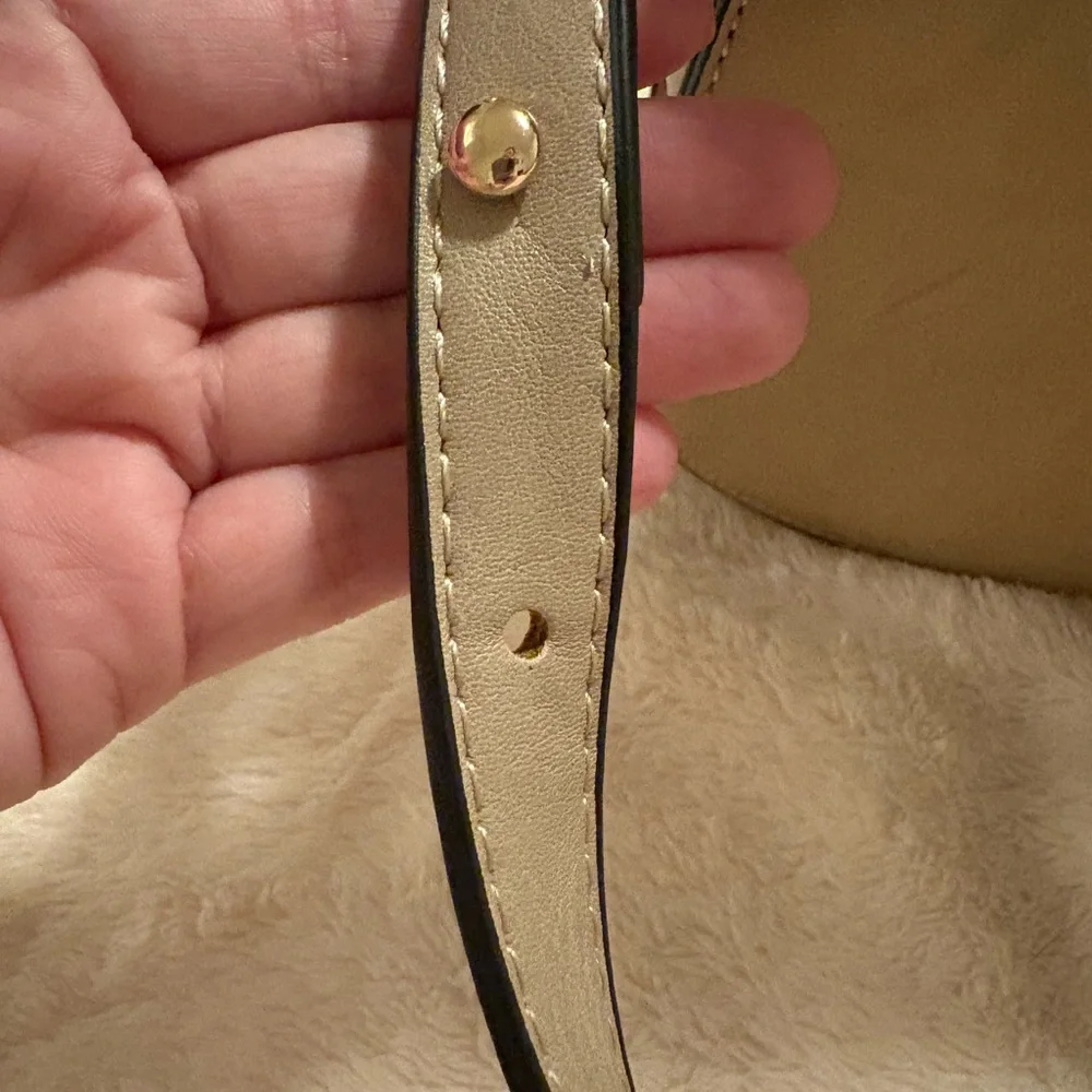N/A stylish beige
